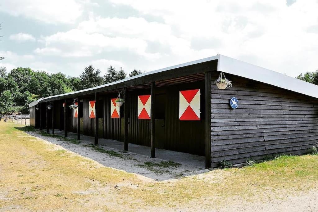 Sfeervol Chalet In Het Bos Nunspeet Exterior photo